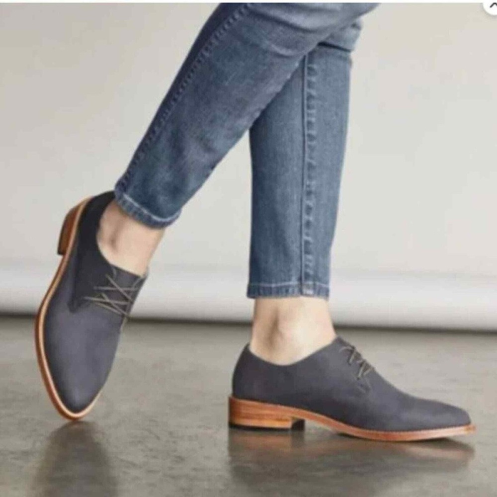 Nisolo Black and Tan Leather Flats Sleek Minimalist Design